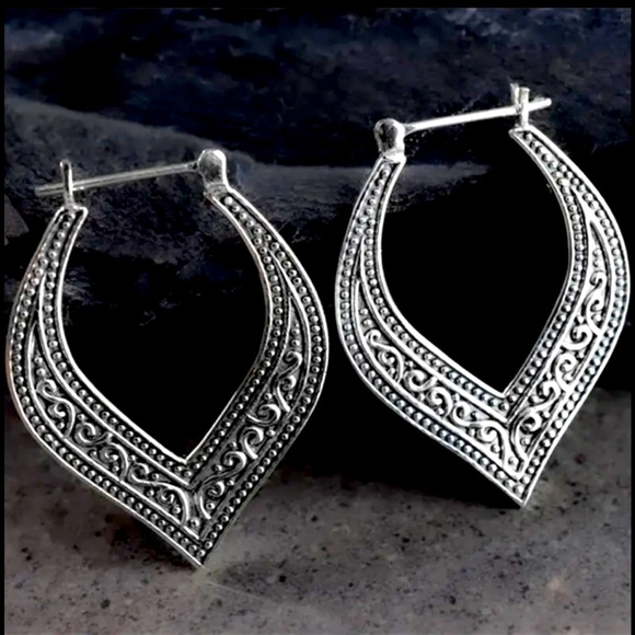 Vintage Square Metal Texture Engraved Hoop Earrings - Picture 1 of 6